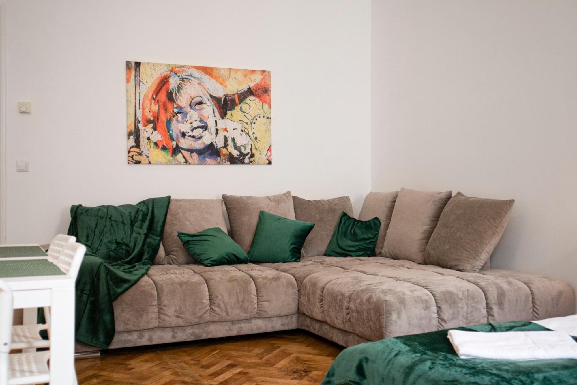 Prime Location & Peaceful Shared 2 Bedroom Apt With Backyard Wenen Buitenkant foto